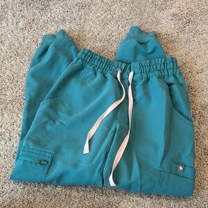 FIGS XS petite joggers/ xs top :)